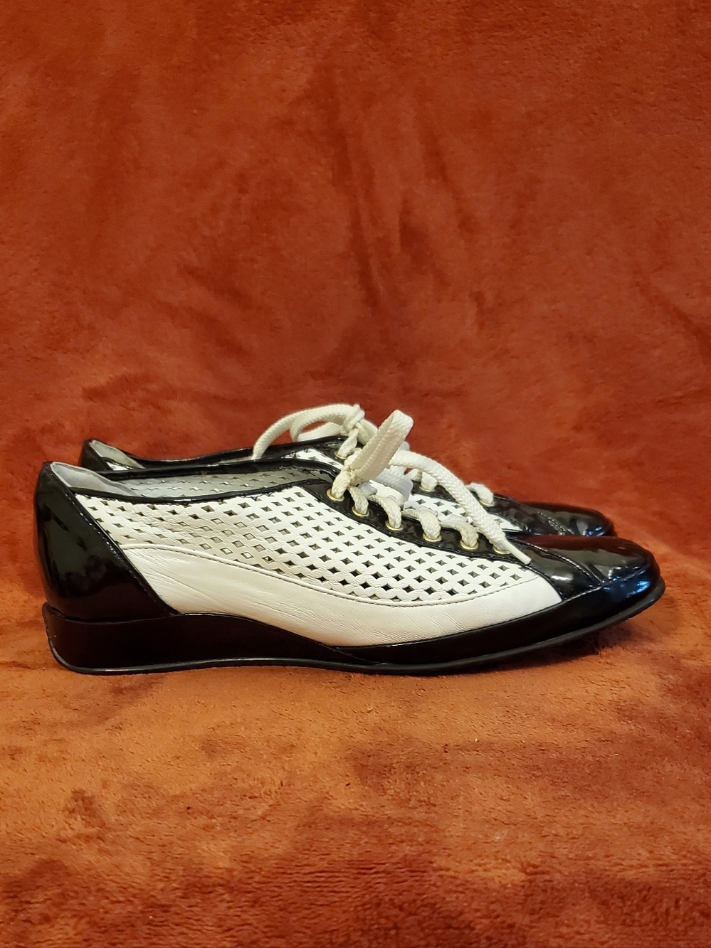 AMALFI By RANGONI Black & White Leather Sneakers